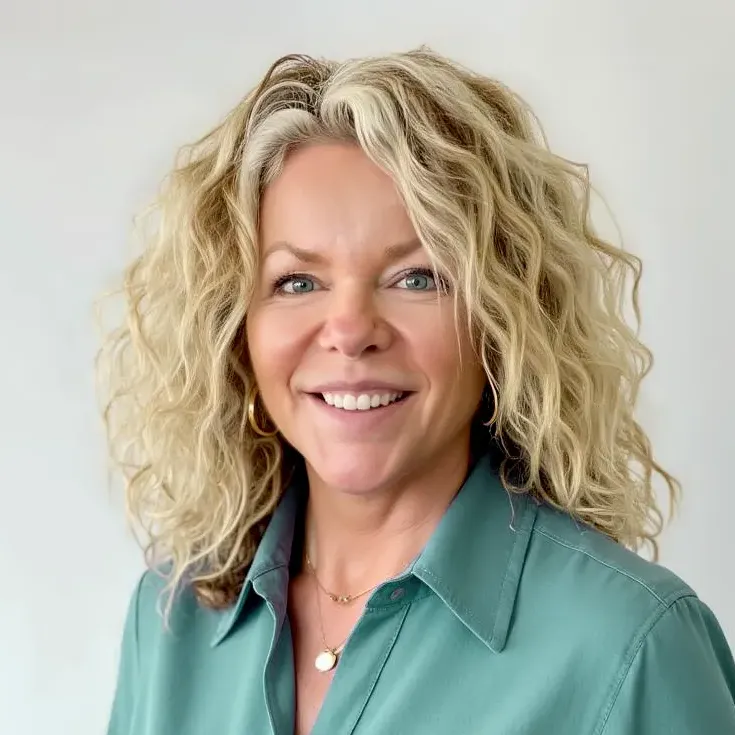 Tanya Zboril headshot